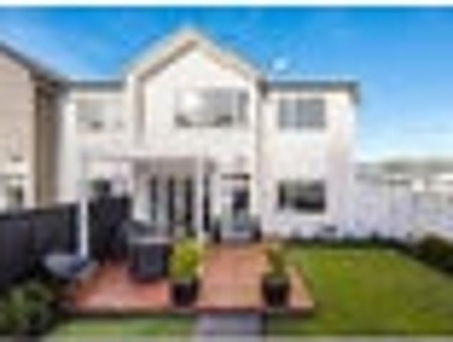 Townhouse for sale in Whangaparaoa, Oroua County