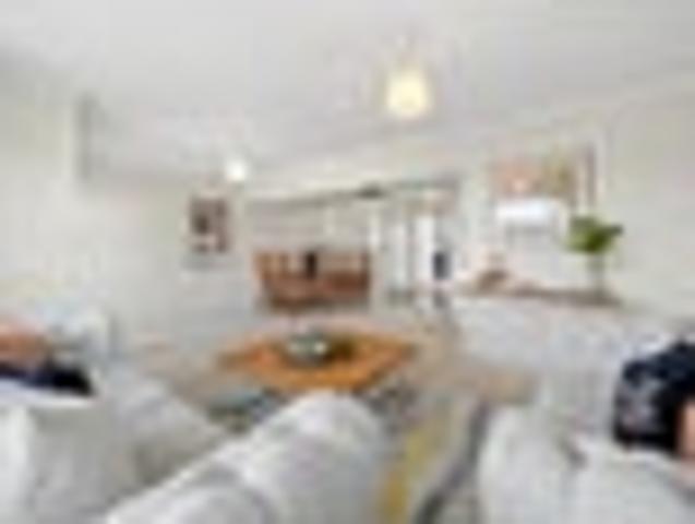 Apartment for sale in Royal Oak