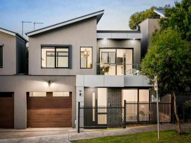 Townhouse for sale in Preston, Melbourne