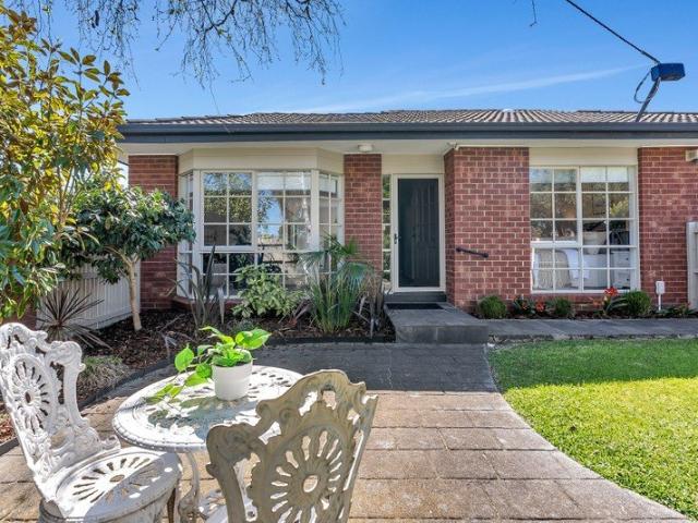 Townhouse for sale in Beaumaris, Melbourne
