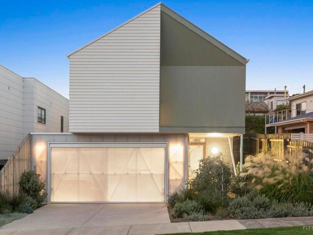 Townhouse for sale in Ocean Grove, Victoria