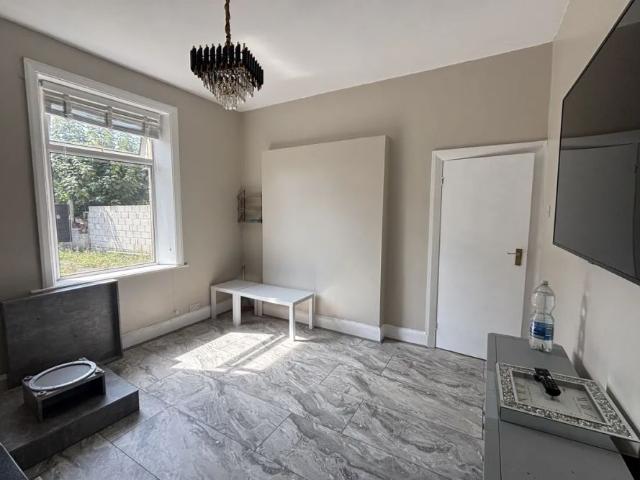 House for rent in Milnsbridge, West Yorkshire