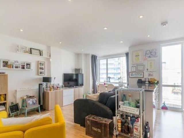 House for sale in Brentford End, Greater London