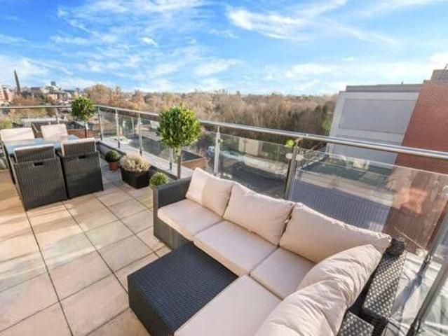 House for sale in Brentford End, Greater London
