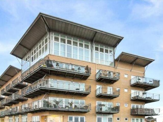 House for sale in Swanscombe and Greenhithe, Monks Orchard