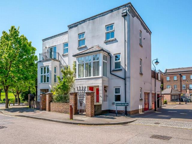 House for rent in Swanscombe and Greenhithe, Monks Orchard