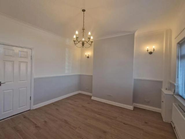 House for rent in Round Hill, Wakefield