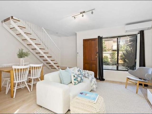 Townhouse for rent in Camerons Creek, Victoria