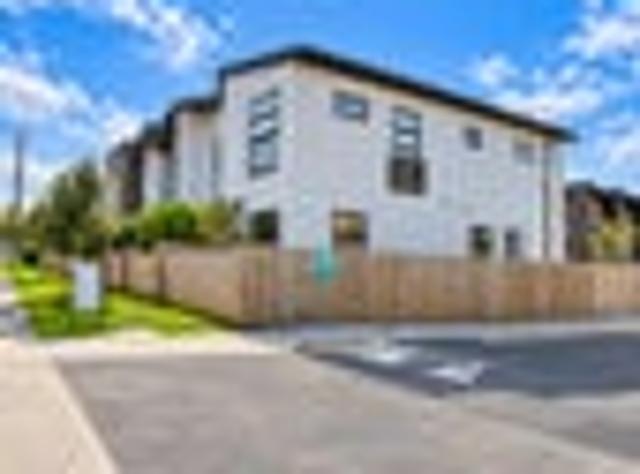 Townhouse for sale in Te Atatū South, Henderson-Massey