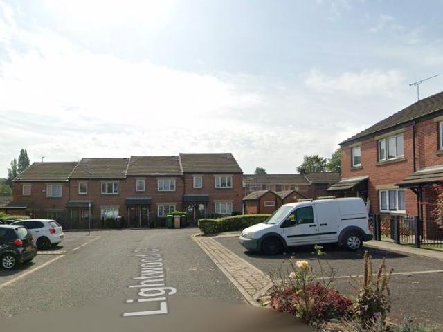 Apartment for rent in Moses Gate, Lee Bank