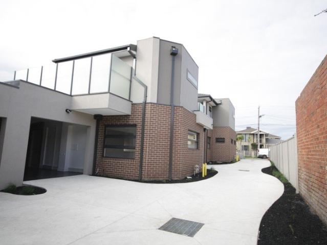 Townhouse for rent in Camerons Creek, Victoria