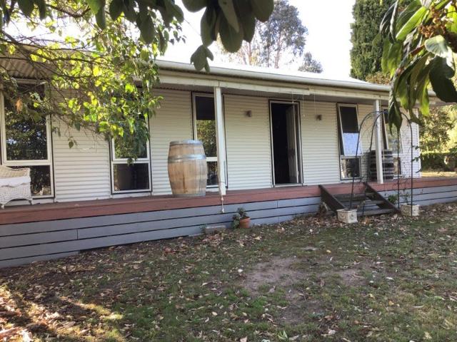 House for rent in Harcourt North, Victoria