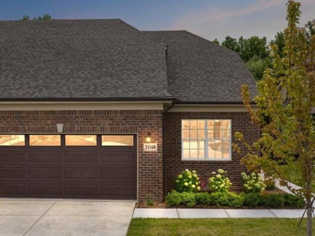 Condo for sale in Clinton Township