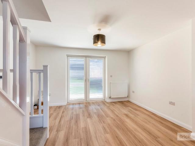 House for rent in Overstone