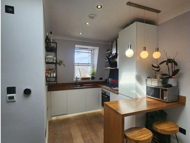Apartment for rent in West Kensington, Greater London