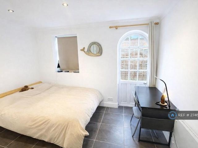 House for rent in West Kensington, Greater London