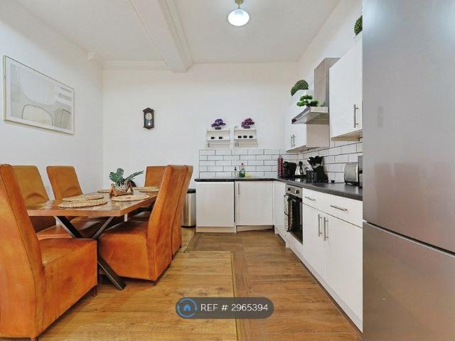 Room for rent in West Kensington, Greater London