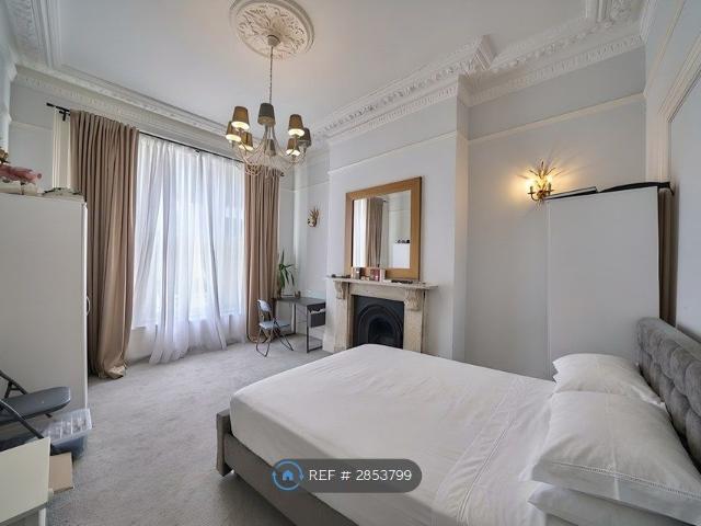 Room for rent in West Kensington, Greater London