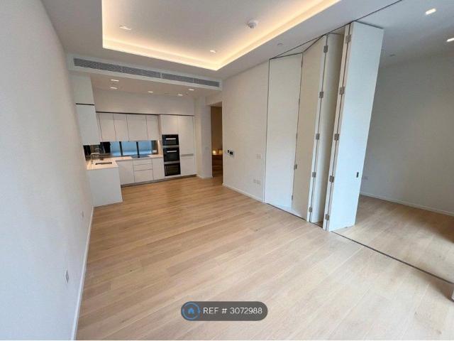 Apartment for rent in Walham Green, Greater London