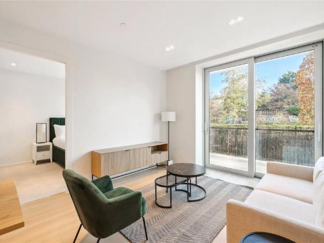 House for rent in West Kensington, Greater London