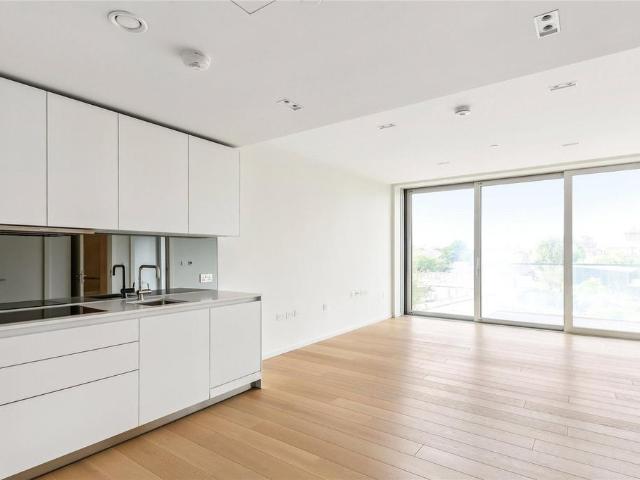 Apartment for rent in West Kensington, Greater London