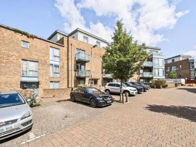 House for sale in Pinner, Greater London