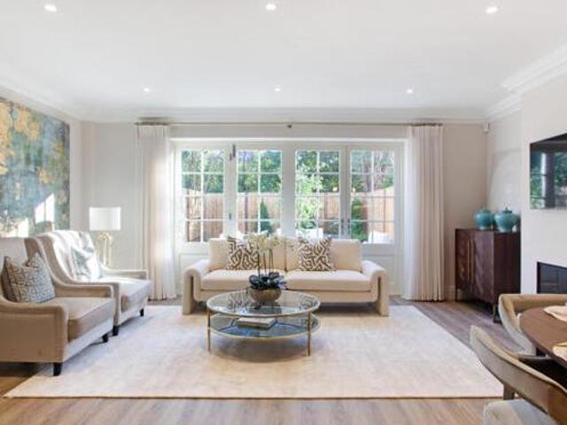 House for sale in Bushey