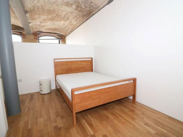 Studio for rent in Manningham, Bradford