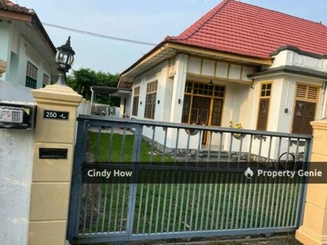 House for rent in Malaka