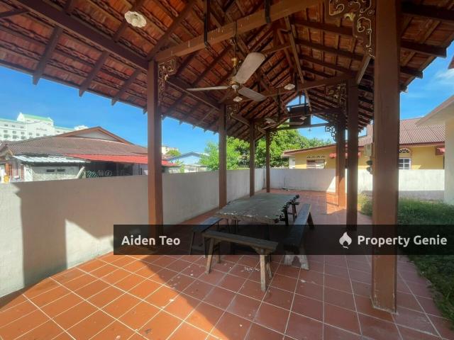 Bungalow for sale in Malaka