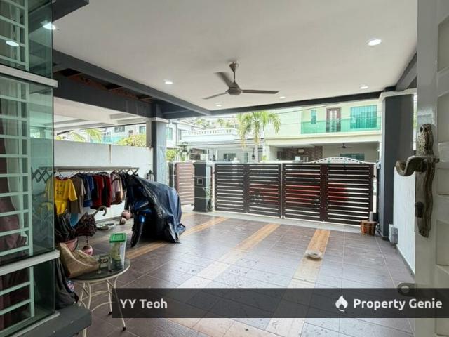 Terraced House for sale in Malaka