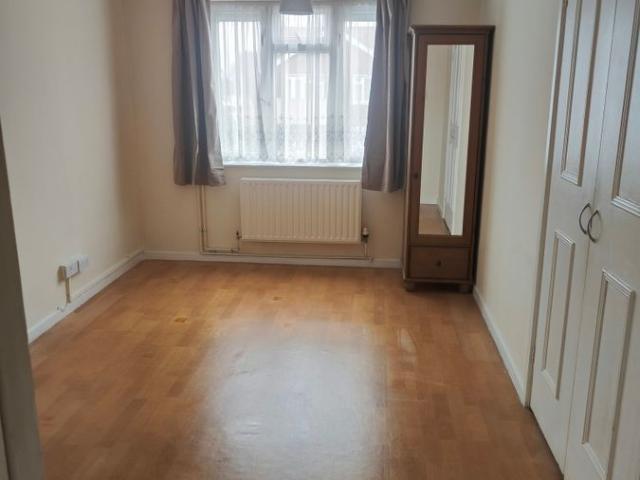 Apartment for rent in London Borough of Barking and Dagenham, Greater London