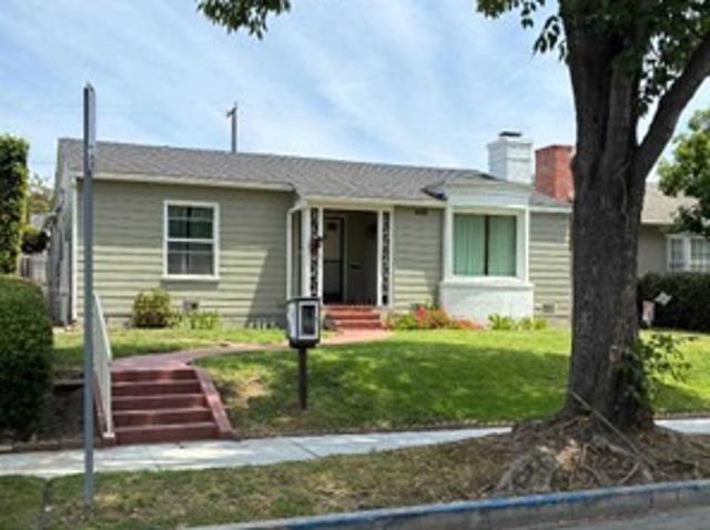 House for sale in Long Beach, California