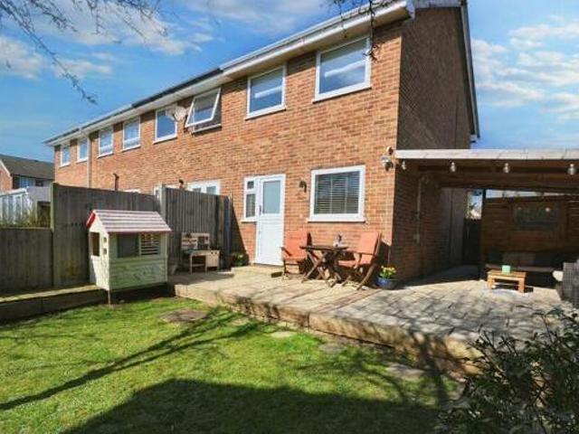 House for sale in Godinton Park, Bridgefield