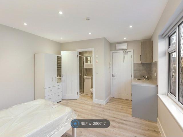 Studio for rent in South Ockendon, Essex