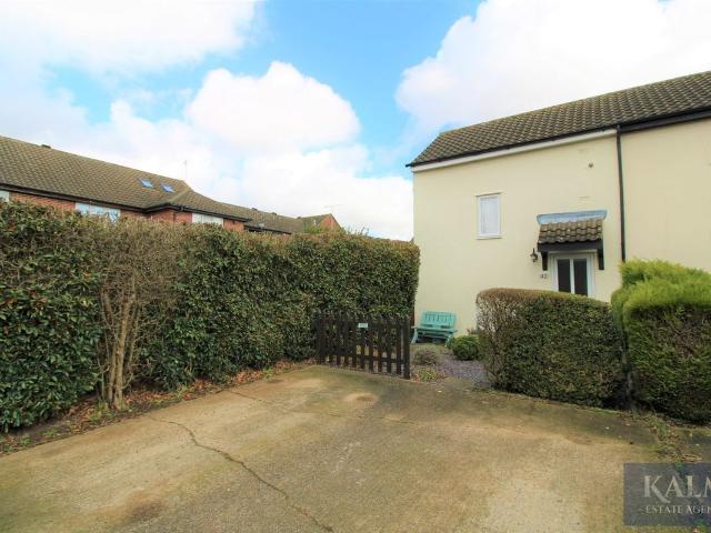 House for rent in Poplars, Shephall