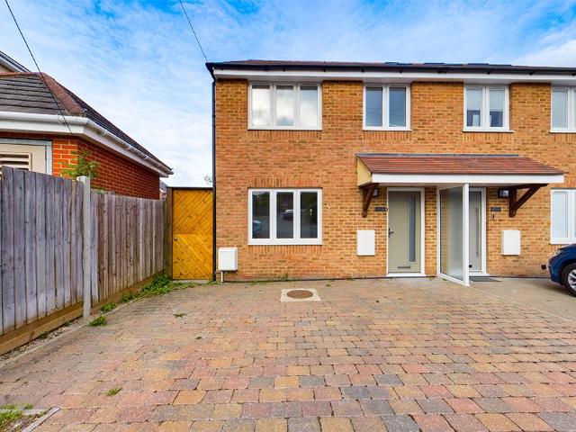 House for rent in Eastcote, Greater London