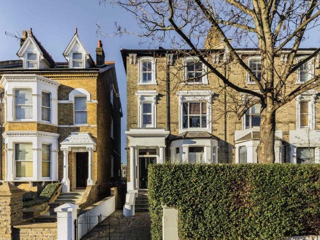 Apartment for rent in Shepherd's Bush, Greater London