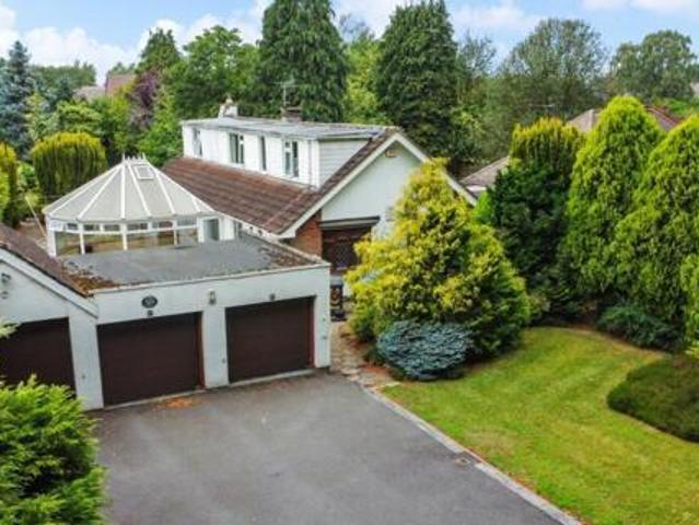 House for sale in Cawston, New Bilton