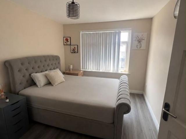 Room for rent in Lampton, Greater London
