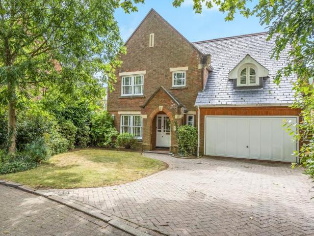 House for rent in Row Town, Surrey