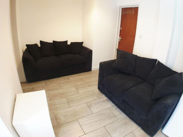 Room for rent in Highfield, The Slade