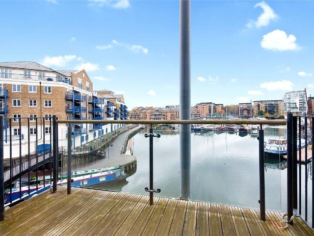 House for rent in Ratcliffe, Greater London
