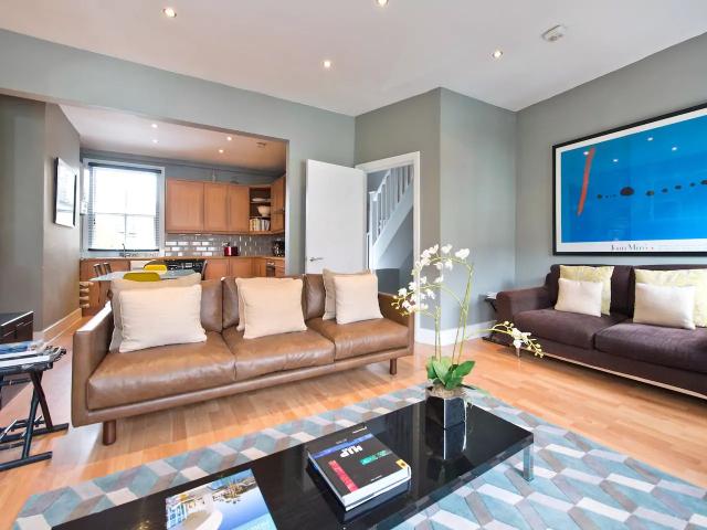 Apartment for rent in Limehouse, Greater London