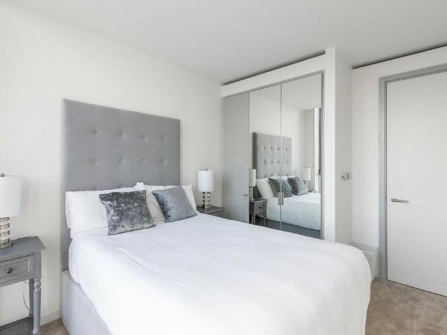 Studio for rent in Locksley Estate, Limehouse