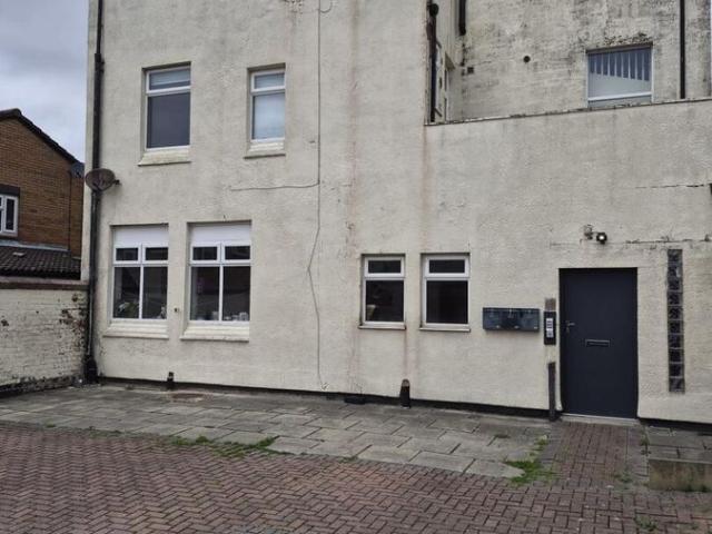 Studio for rent in Calderstones