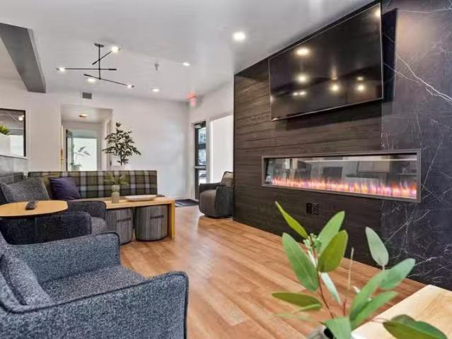 Condo for rent in Garden City