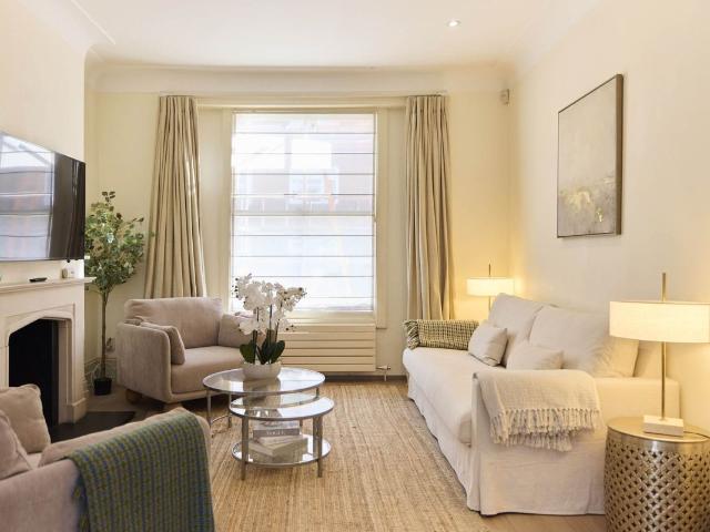 Apartment for rent in Brompton, Greater London