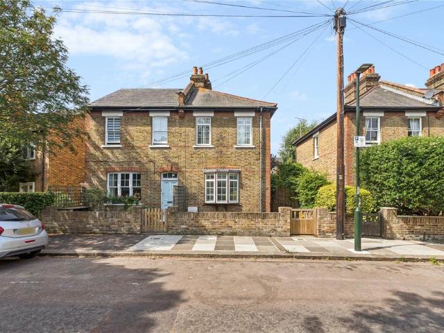 House for rent in Mortlake, Greater London