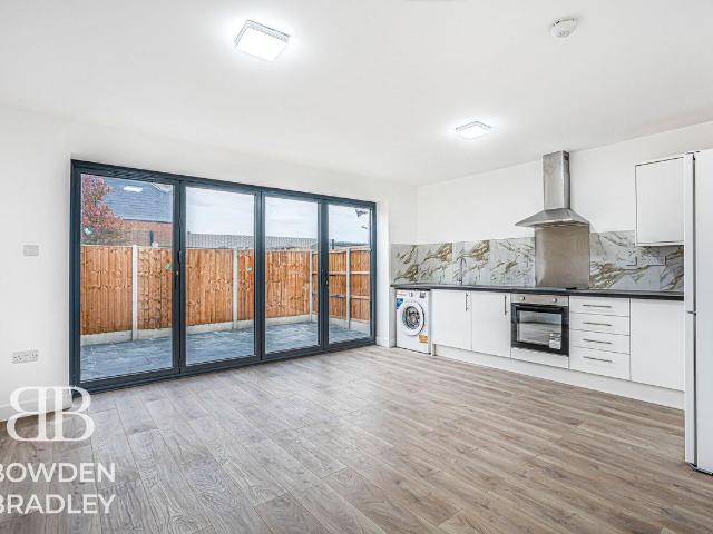Apartment for rent in Grange Hill, Epping Forest